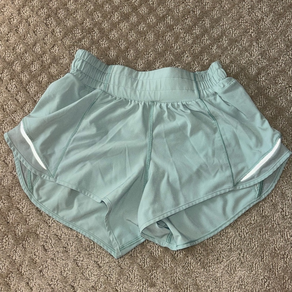Lululemon Hotty Hot 2.5 inch Shorts